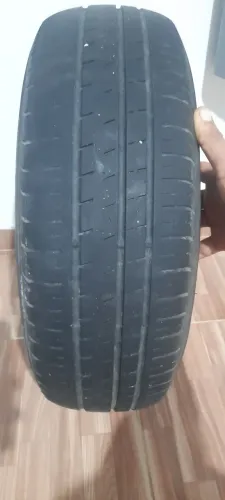 Vendo pneu usado ,175/65 R14 