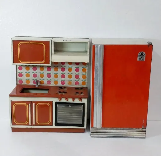 Cozinha de brinquedo Banesa anos 70.