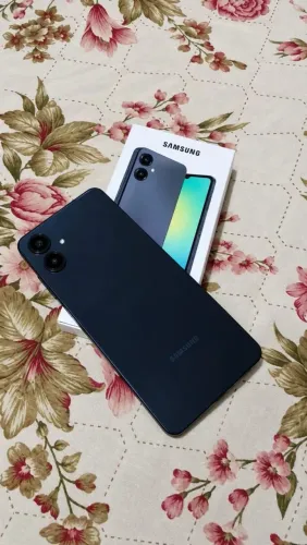 Vendo A06 novo, com pouco tempo de uso, 128 GB. Não acompanha carregador, acompanha caixa