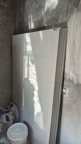 VENDO Kit Drywall Completo - 9 Chapas + 18 Guias + 6 Cantoneiras + Massa e Fita | Novos