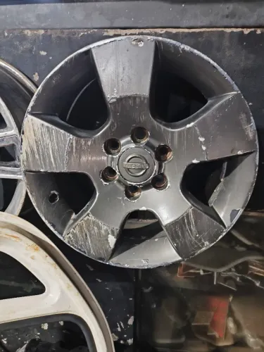 uma roda aro 16 Nissan frontier