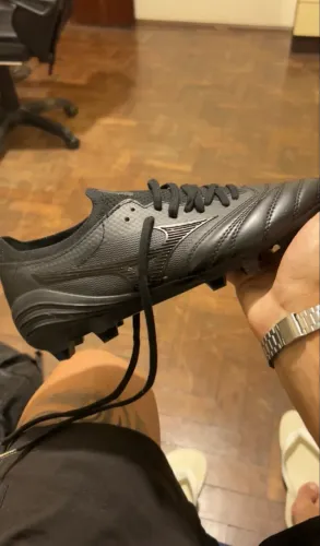 chuteira mizuno preta