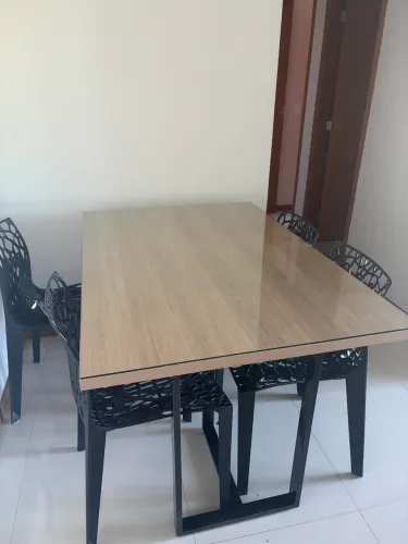 Mesa com 4 cadeiras