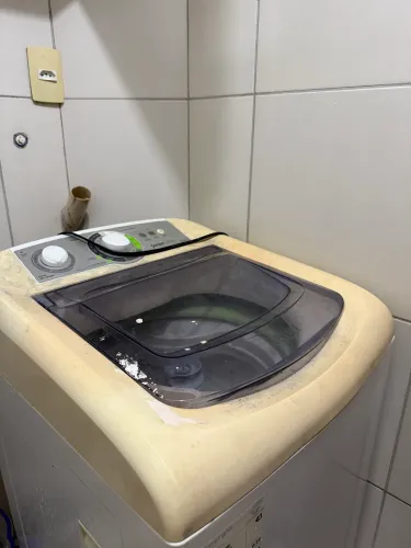 Máquina de lavar para conserto ou retirada de peças