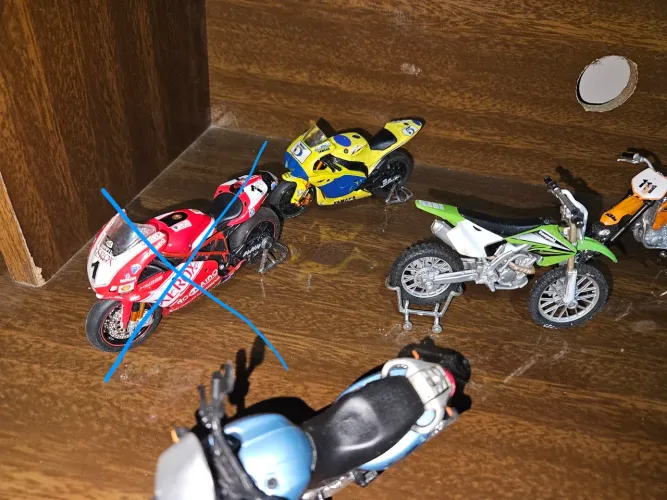 5 Motos maisto 1:18