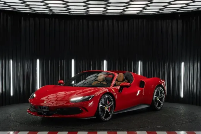 Ferrari 296 GTS (híbrido) 2025