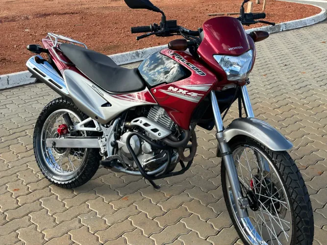 Honda NX 400 Falcon