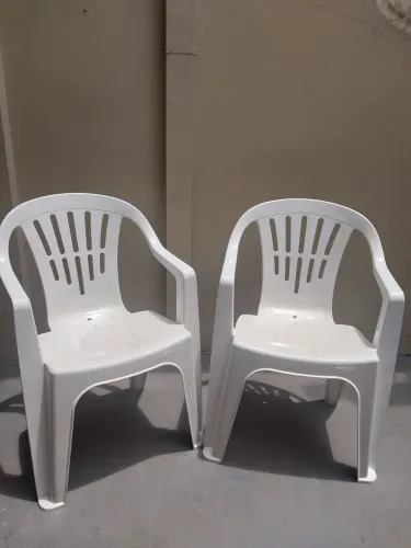 Cadeiras de Plástico 