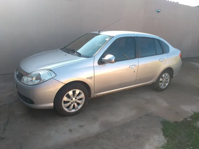 Renault Symbol Privilège Hi-flex 1.6 16V 4P 2013