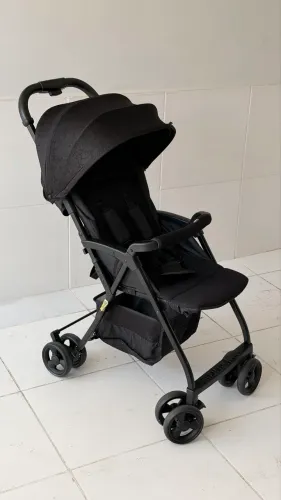Carrinho de bebê + bebê conforto