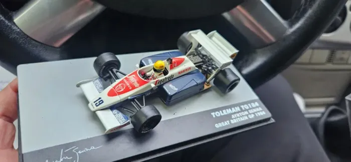 Miniatura Ayrton Senna F1