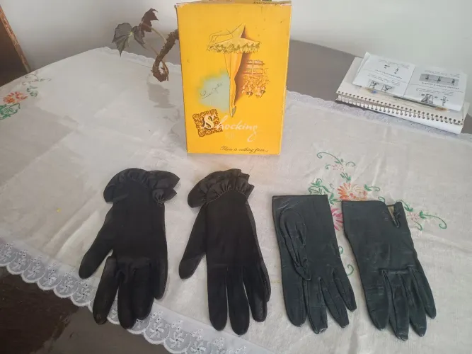 Luvas antigas da década de 40