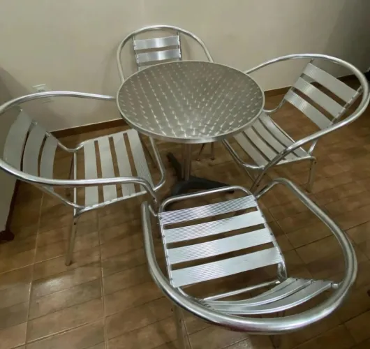 Conjunto mesa inox 4 cadeiras e mesa