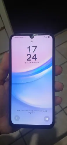 A15 usado com um pequeno defeito na tela