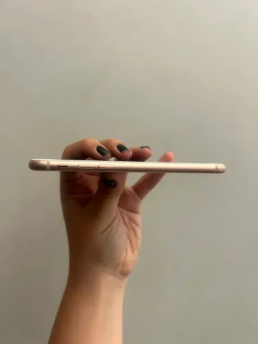 IPHONE 8