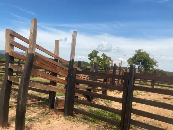 Barro alto Terra top boa água é formada e pastos divididos 100% formada