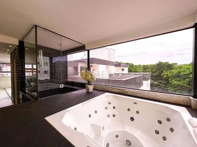 Luxuosa Área Privativa à Venda por R$2.300.000,00 no Itapoã