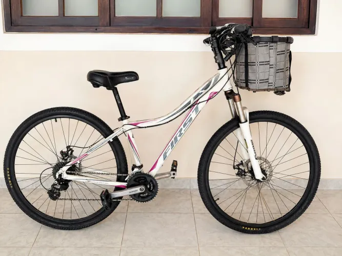 Bicicleta FIRST FX usada e em excelente estado