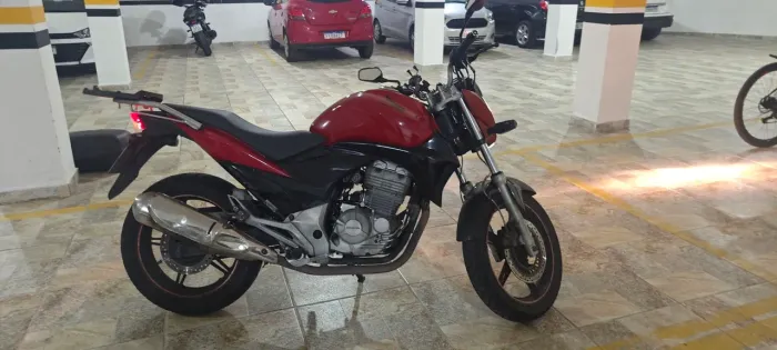 Honda CB 300R 2012 | Revisada | Relação, Freios e Bateria Novos