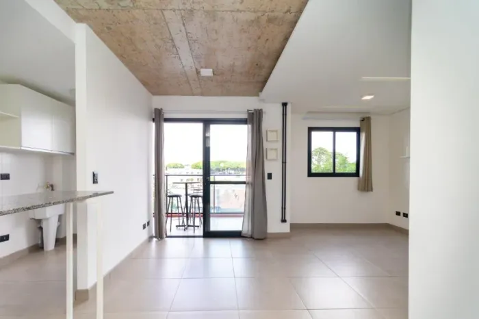 Apartamento mobiliado com 1 quarto para locação no Rebouças