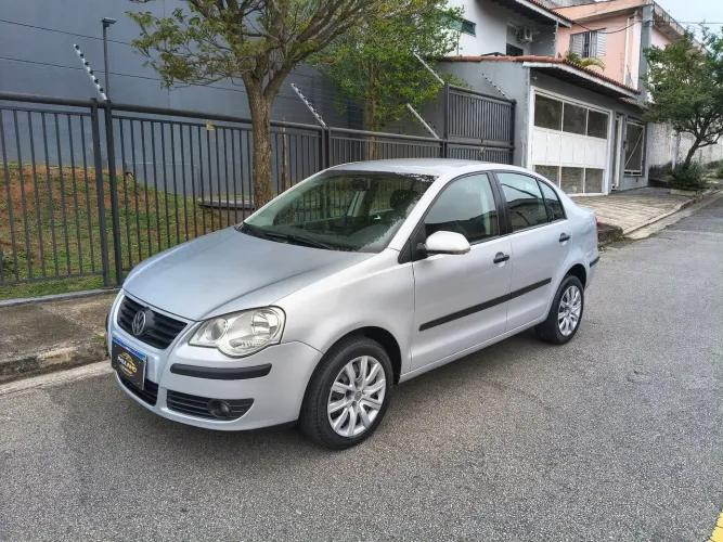 Volkswagen Polo Sedan 1.6 MI Total Flex 8V 4P 2010