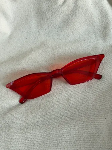 Óculos vermelho Shein
