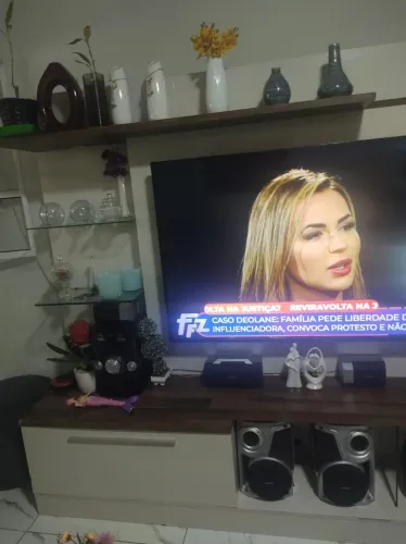 Rack com painel para tv