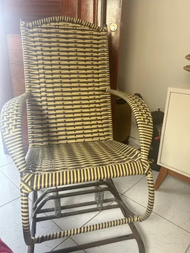 Cadeira de Balanço Usada.