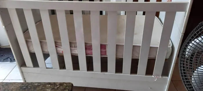 Vendo um berço bebê