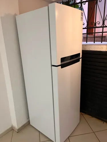 Geladeira Midea 110V