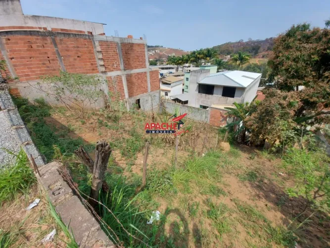 Lote de 336 m² no bairro Laranjal, em Viçosa-MG.