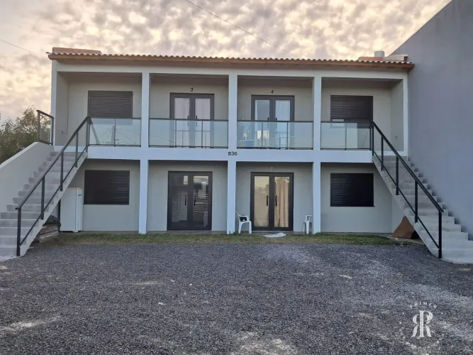 Prédio com 4 Apartamentos  Com renda ativa em Imbé/RS