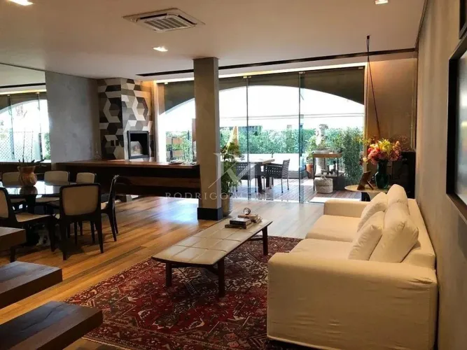 Casa em condomínio com 3 suítes na Lagoa da Conceição