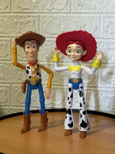 Bonecos Woody e Jessie Toy Story