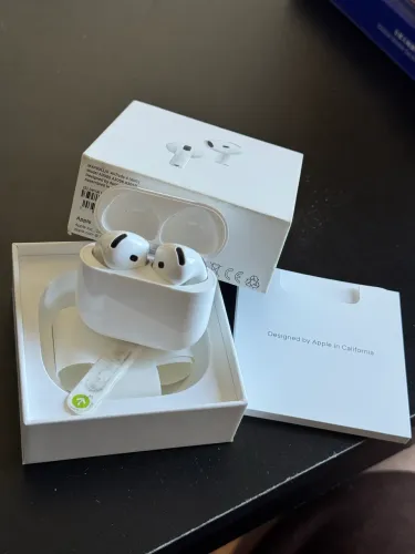 AIRPODS 4 COM CANCELAMENTO DE RUÍDO