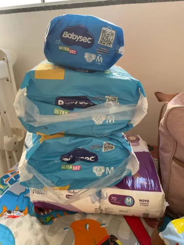 Fraldas tamanho M total de 232 tiras