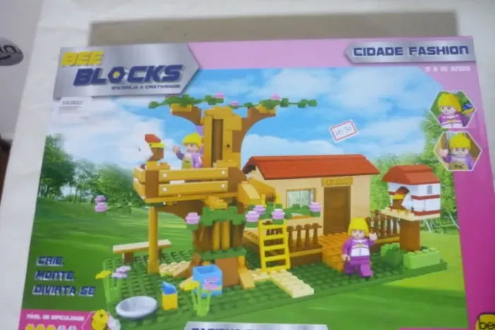 Blocos De Montar Bee Blocks - Casinha Da Fazenda - Bee Me
