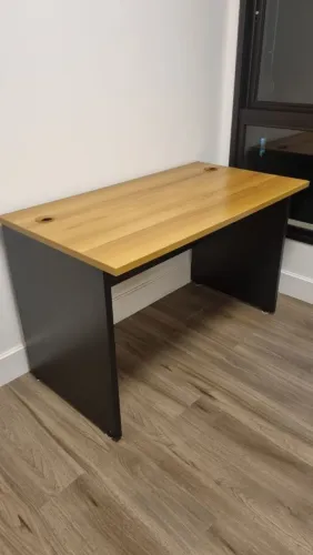 Vendo mesa de madeira para escritório em ótimo estado de conservação!