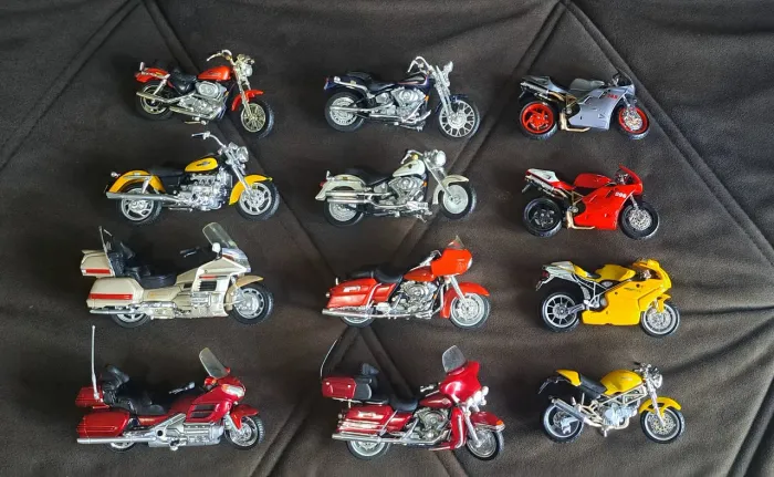 Kit Miniaturas de Moto 1:18 diversas Ducati, Honda e Harley-Davidson