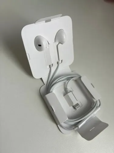 Fone de Ouvido Apple - Original com fio Lightning