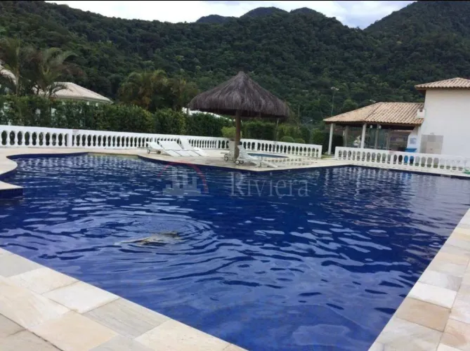 Belíssima Casa a Venda em Condomínio na Praia de Pauba.