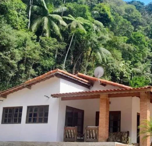 Sítio com privacidade cachoeira e mata atlântica