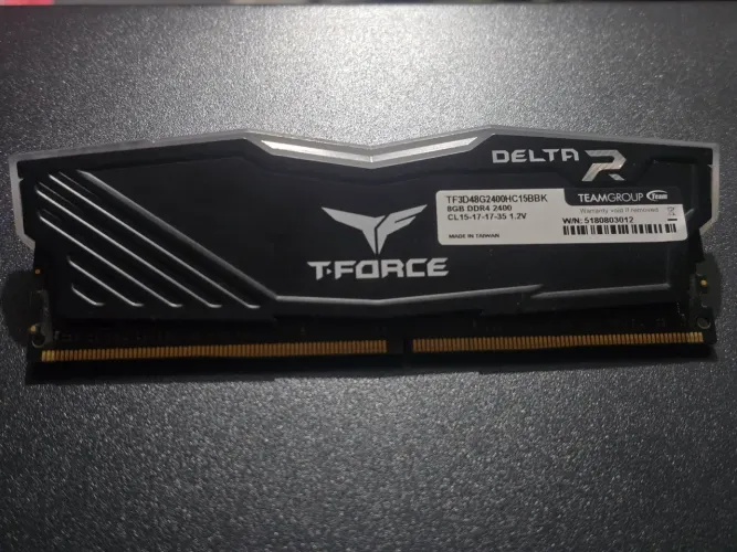 Memória RAM Team Group T-Force Delta R RGB 8GB DDR4 2400MHz - Preta