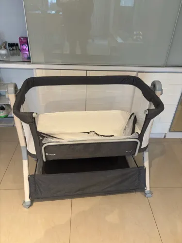 Berço Portátil Safety 1st Palace com Mosquiteiro 0 a 9kg Cinza