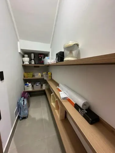 VENDO SOBRADO NO CONDOMÍNIO VILLA DI CAPRI