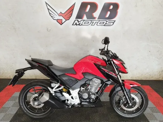CB 300 F Twister Abs 2024 Vermelha 1º Dono 3.000 km Emplacada e Quitada ( Na Garantia )