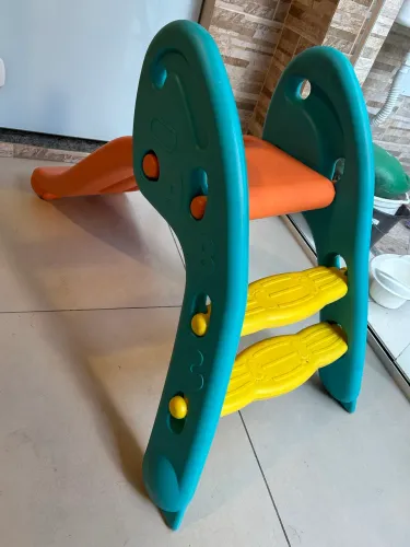 escorregador infantil