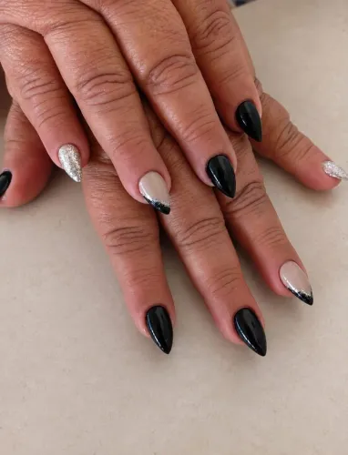 Unhas por apenas 30 reais...