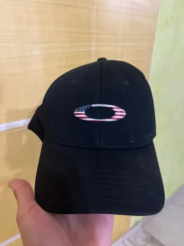 Boné Tican Oakley