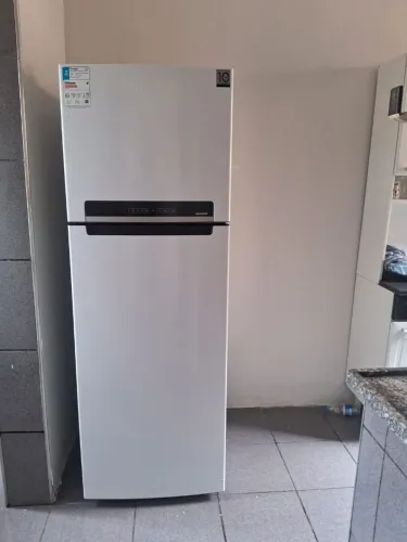 <br>Geladeira/Refrigerador Midea Frost Free Duplex Branco 394L RT533